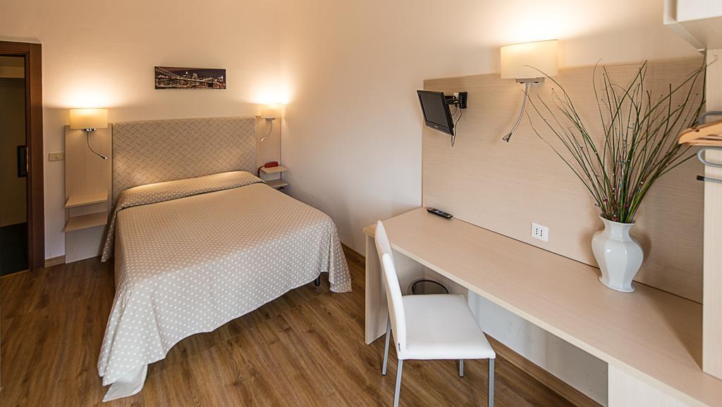 Hotel Ariston ピオンビーノ 部屋 写真