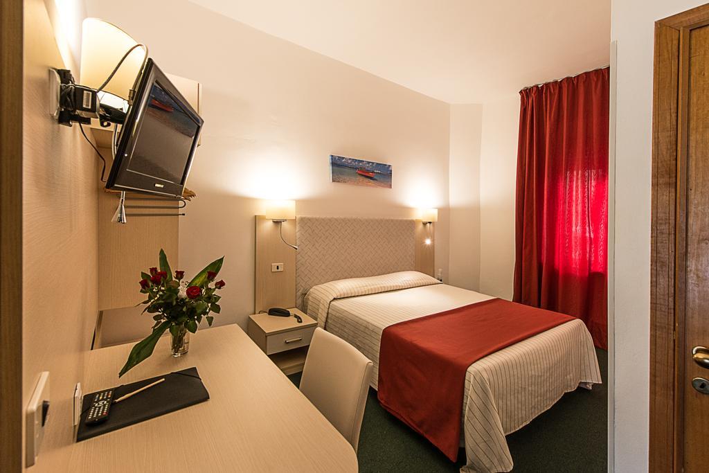 Hotel Ariston ピオンビーノ 部屋 写真