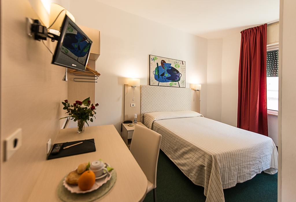 Hotel Ariston ピオンビーノ 部屋 写真