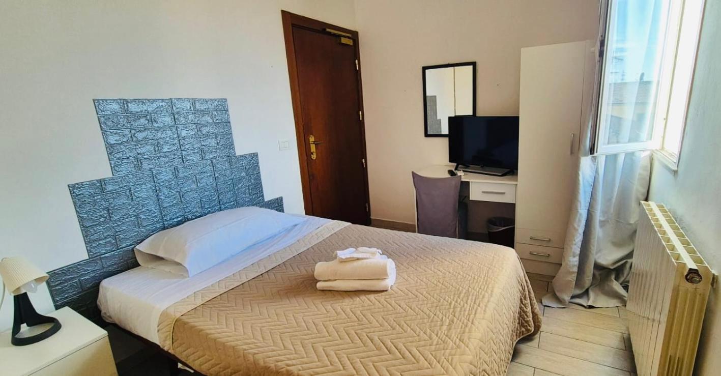 Hotel Ariston ピオンビーノ エクステリア 写真