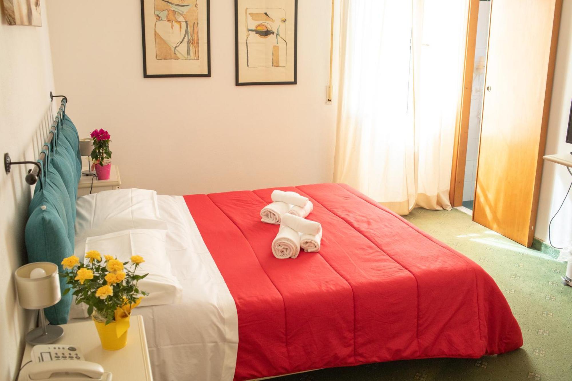 Hotel Ariston ピオンビーノ エクステリア 写真