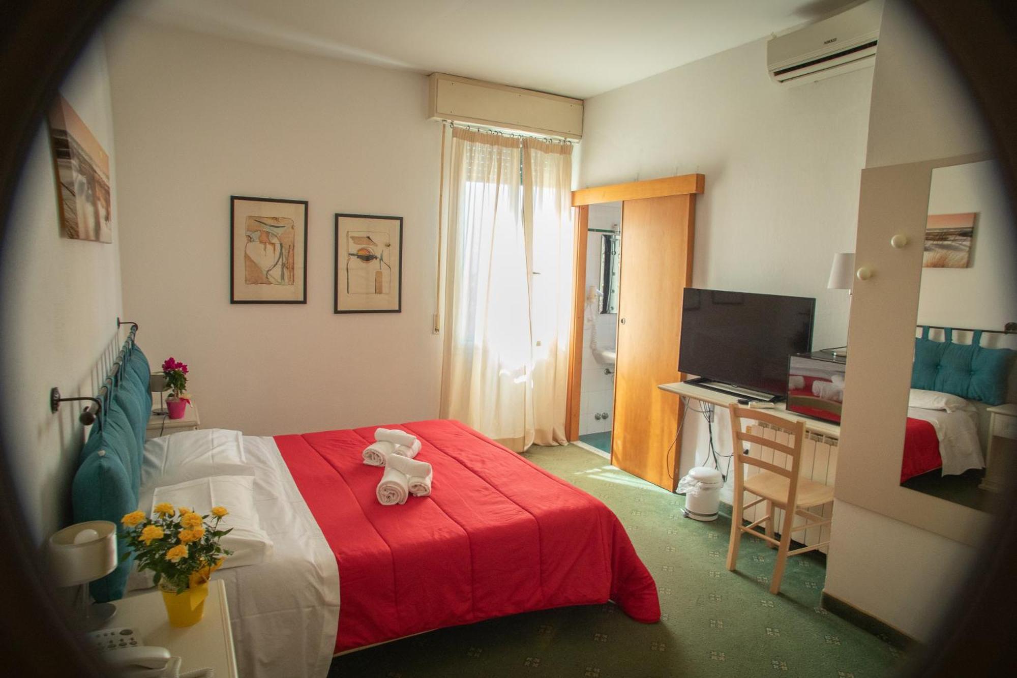 Hotel Ariston ピオンビーノ エクステリア 写真