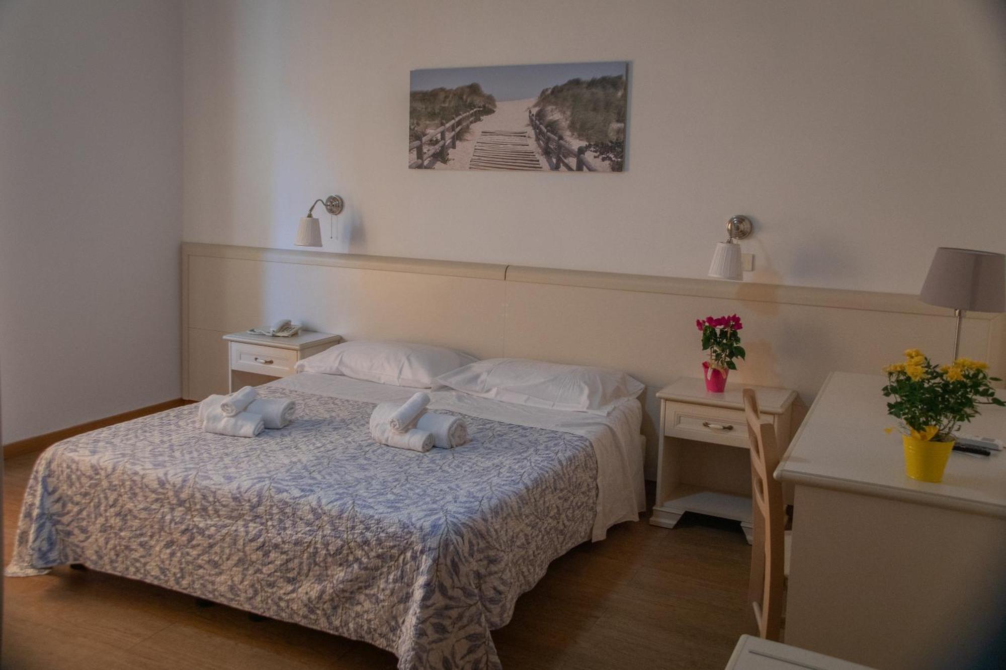 Hotel Ariston ピオンビーノ エクステリア 写真