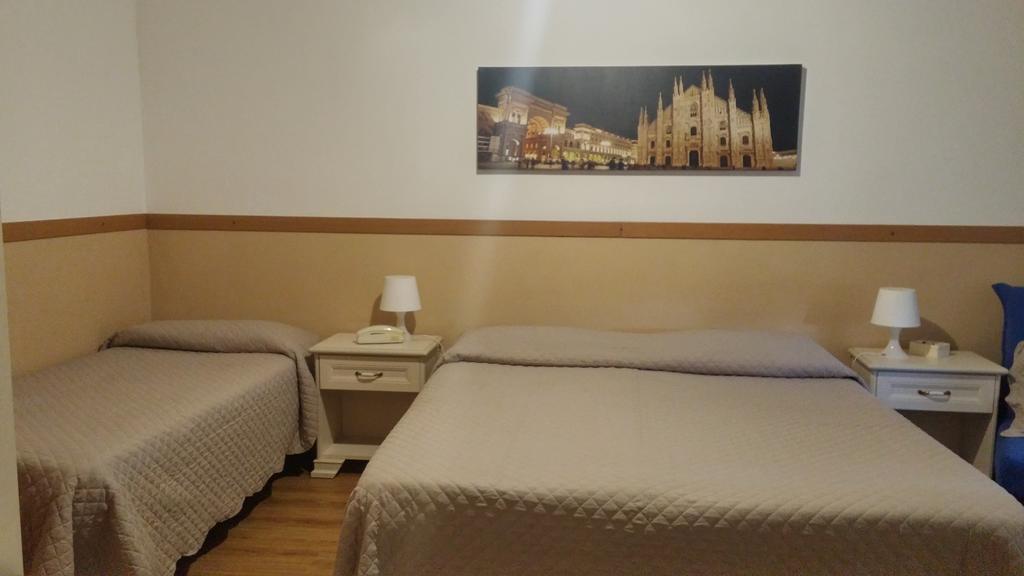 Hotel Ariston ピオンビーノ エクステリア 写真