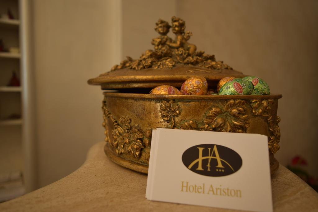 Hotel Ariston ピオンビーノ エクステリア 写真